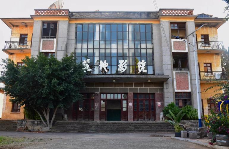 8090电影院怀旧观影指南：重温经典老电影，打卡8090年代复古影院体验