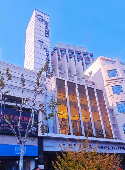 亚洲专区少妇日常穿搭分享 | 长尾关键词：少妇时尚搭配、亚洲少妇生活、少妇气质穿搭