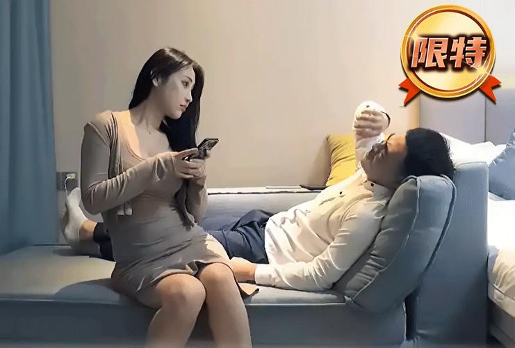 一边摸一边亲的相关介绍