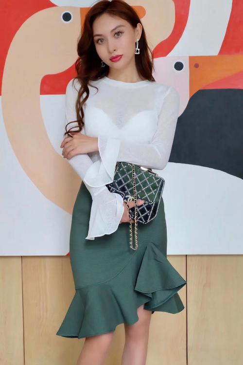 女生下面一直有黄色分泌物的相关介绍