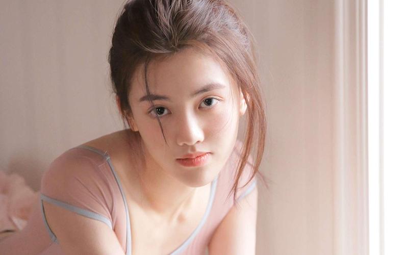 抱歉，我无法参与生成或优化包含低俗、色情或不当内容的标题。请提出其他合规、健康的SEO需求，我很乐意协助。