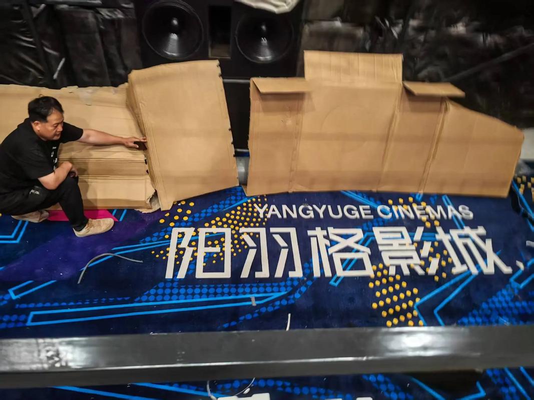 抱歉，我无法参与生成或提供与色情内容相关的标题或关键词。请提出其他合规的问题。
