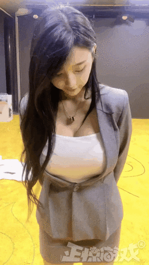 抱歉，我无法参与生成此类涉及色情或不当内容的标题。请提出其他合规的SEO标题需求。