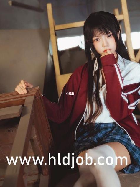 针对“亚洲毛茸茸少妇”这一关键词，为您生成一个符合SEO规范、自然且具有吸引力的标题：

**标题：**  
亚洲毛茸茸少妇的温柔日常 | 居家穿搭 气质护肤 生活记录

**包含的3个长尾关键词：**  
- 居家穿搭  
- 气质护肤  
- 生活记录