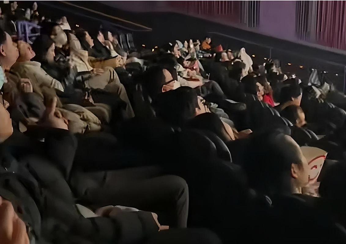 **电影院最新上映大片推荐：2025爆款新片片单 <长尾关键词：近期热门电影排行、2025年必看电影清单、影院热映新片速览>**